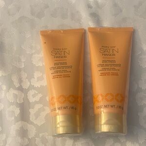 Mary Kay Satin Hands Cream in Peach